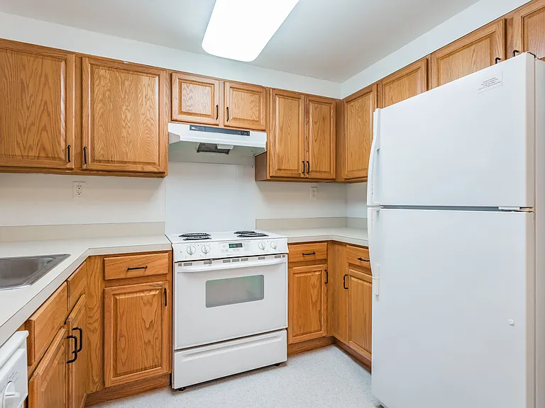Medford Landing Apartments — Photo 24