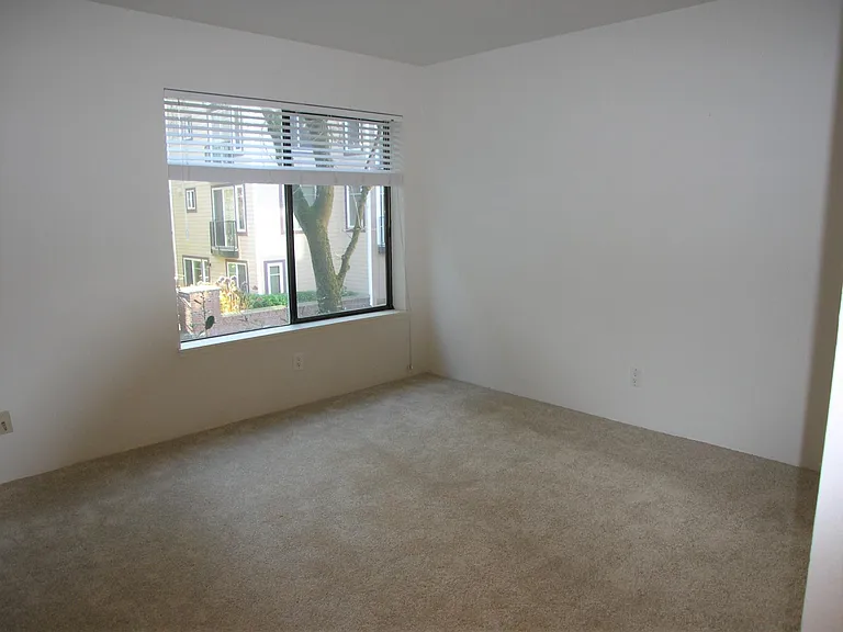 211 Summit Ave E #215 — Photo 15