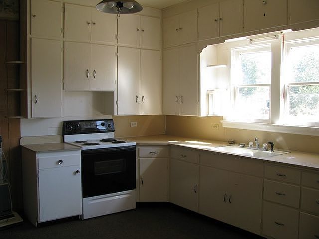 2nd image of 607 N Washington St