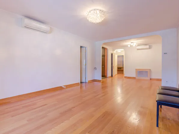 2370 East 28th Street image 2 of 6