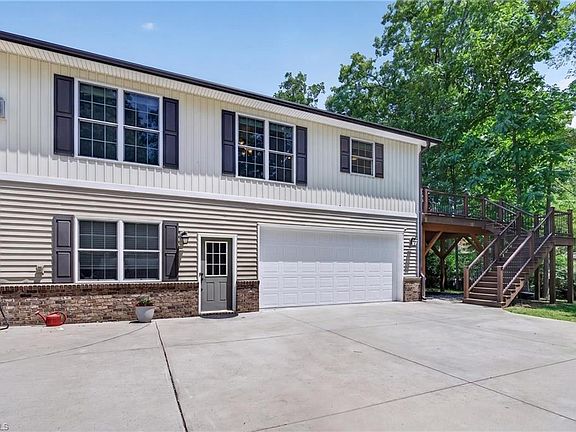 3rd image of 1411 Emerywood Dr