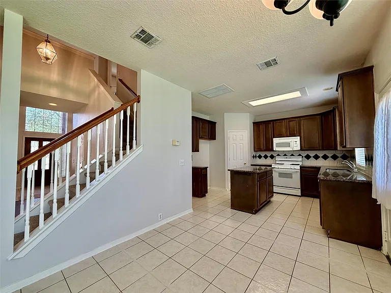 7426 Maple Run Dr — Photo 14