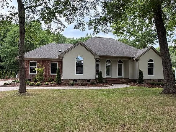 504 Dorado Dr, High Point, NC 27265