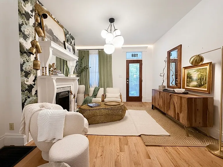 1189 Oregon Ave — Photo 2