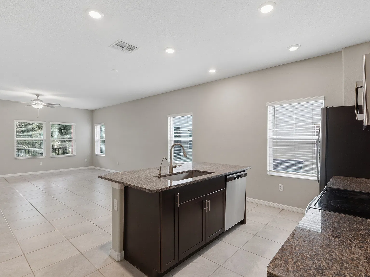 3 bed, 1230 sqft, $2,750 — Photo 3