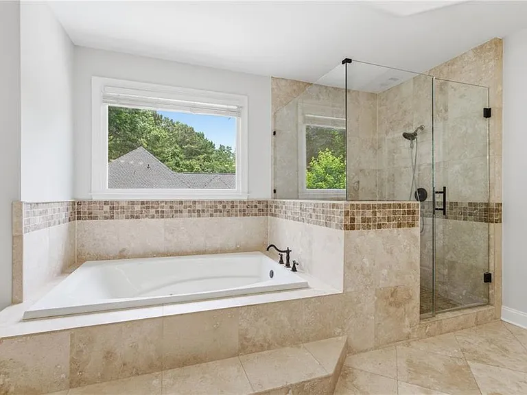 730 Rose Creek Cir — Photo 33