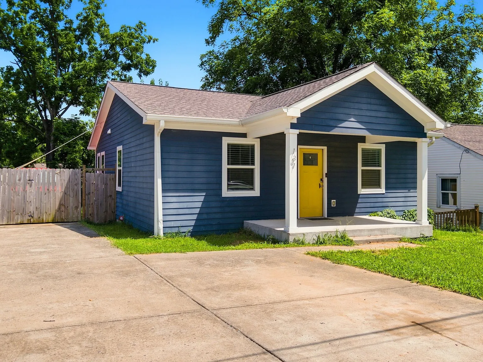 4 bed, 1220 sqft, $2,850 — Photo 3