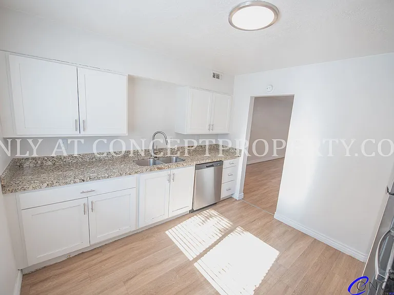 943-971 Chapel Dr — Photo 13