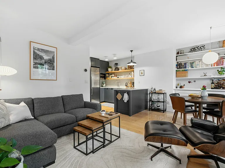 79 Montgomery St #2 — Photo 7