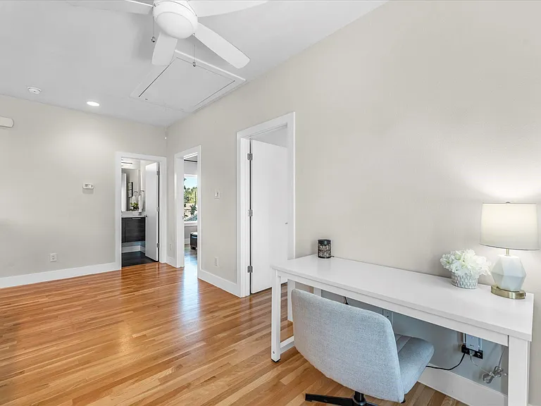 2210 Wipprecht St — Photo 15