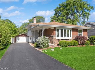 5622 Washington St, Downers Grove, IL 60516