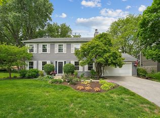 737 Clovetree Ct, Naperville, IL 60540