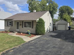 614 S Clinton St, Bloomington, IL 61701