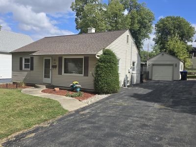 614 S Clinton St, Bloomington, IL, 61701