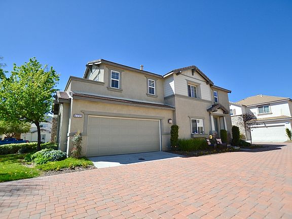 2nd image of 45789 Sierra Ct