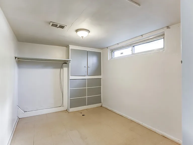 2563 Kingston Rd #BASEMENT — Photo 11