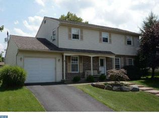 3032 Linda Ln, Sinking Spring, PA 19608