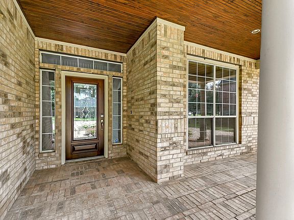 5th image of 1030 Bayou Vista Ct