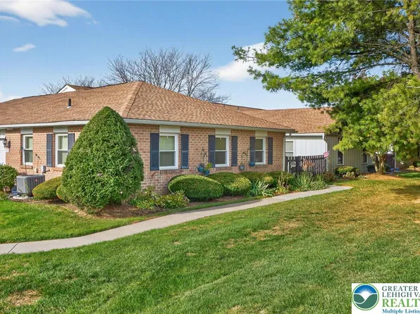 5743 Whitemarsh Dr, Macungie, PA 18062