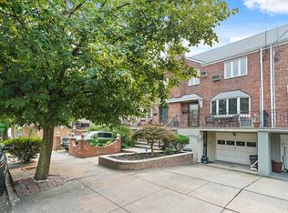 6344 72nd St, Middle Village, NY 11379