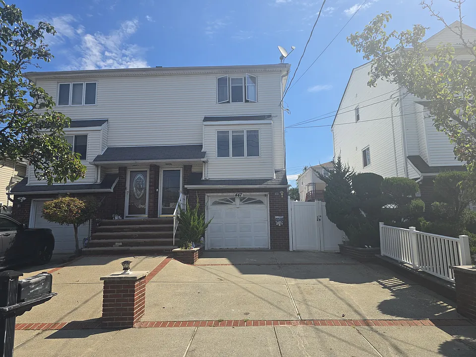 447 Ridgewood Ave