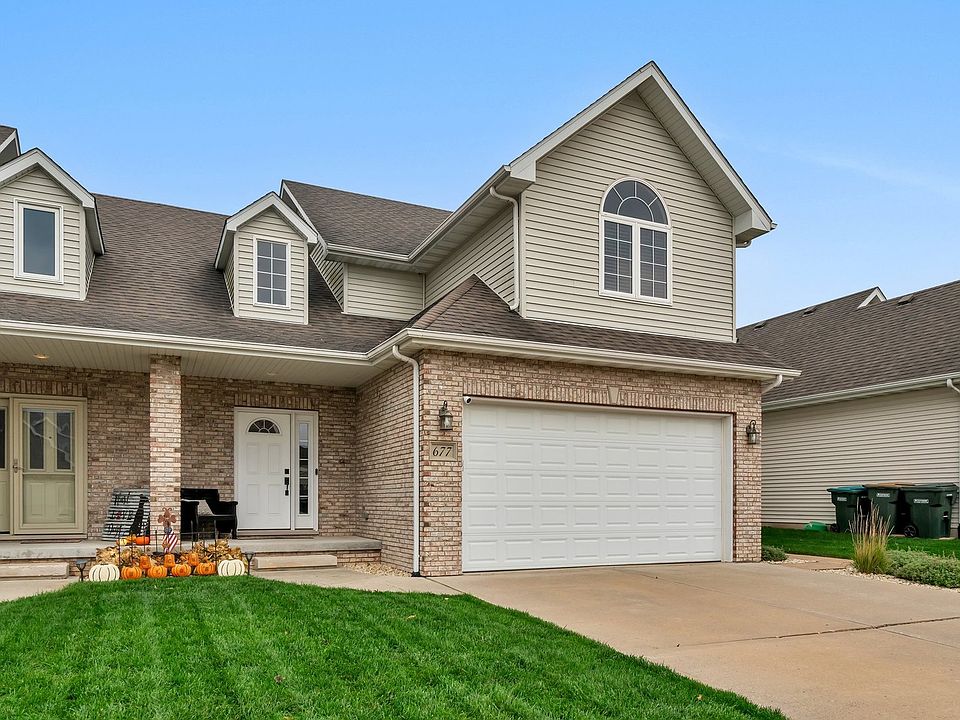 1st image of 677 Circle Dr