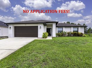 2811 25th St SW, Lehigh Acres, FL 33976