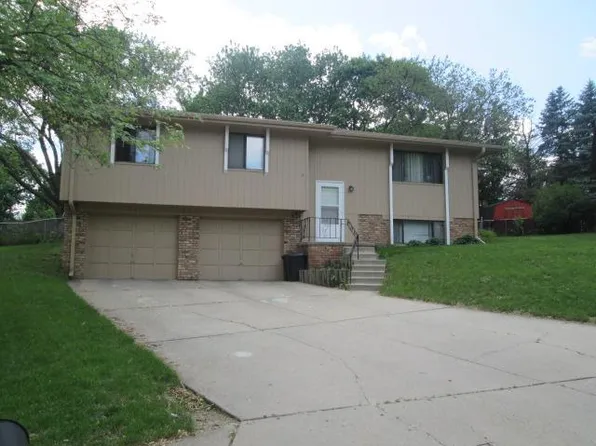 13719 Madison Cir, Omaha, NE 68137