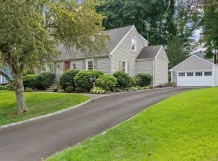 363 Wormwood Rd, Fairfield, CT 06824