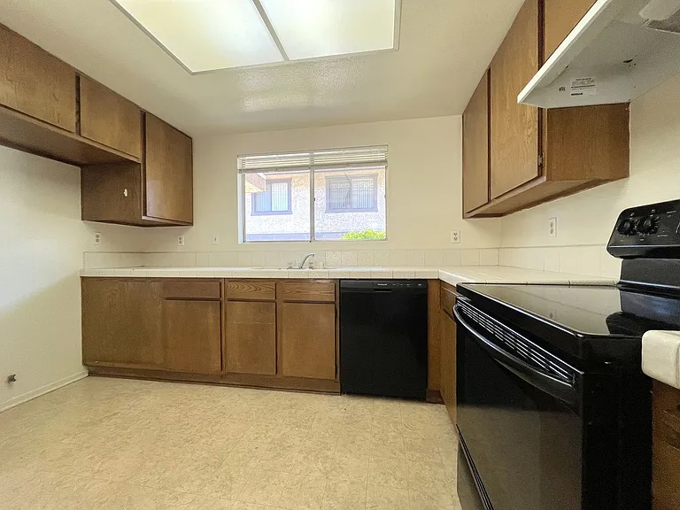 Mountain View - 320 — Photo 6