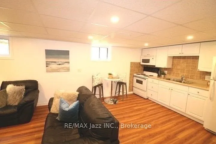 1235 Somerville St #LOWER — Photo 8