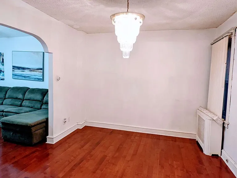 103 W Spencer St — Photo 8