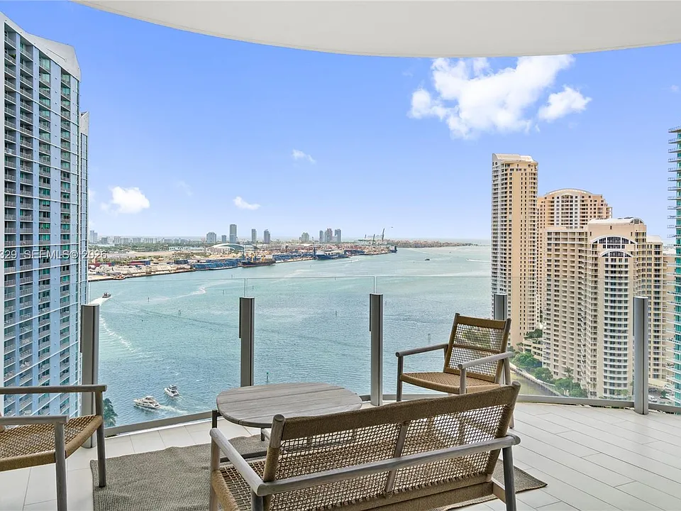 300 Biscayne Boulevard Way #2601E