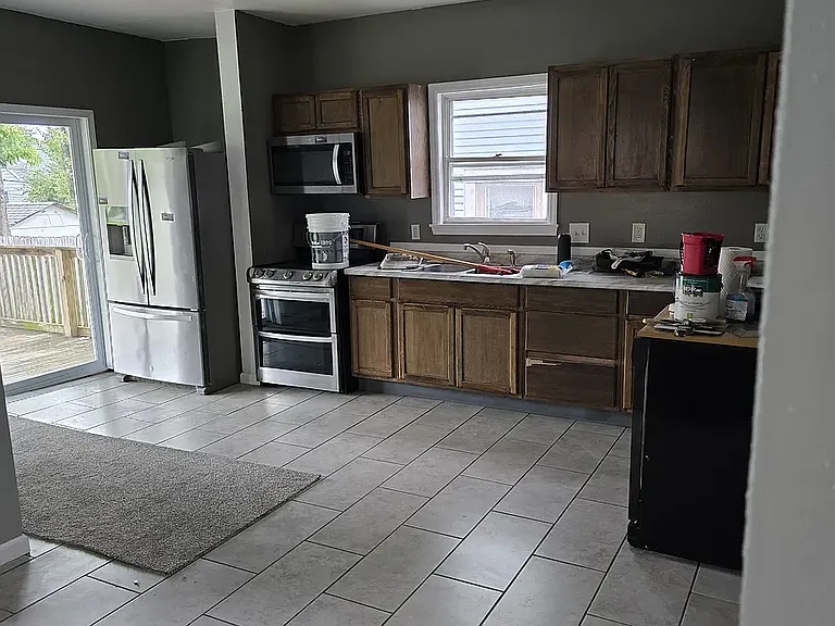 1147 Demphle Ave — Photo 4
