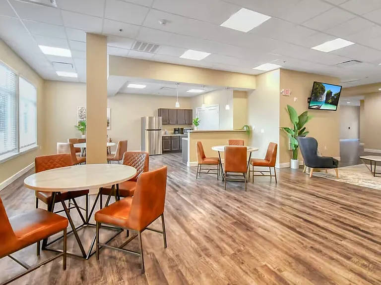 Hickory Trails Apartments — Photo 7