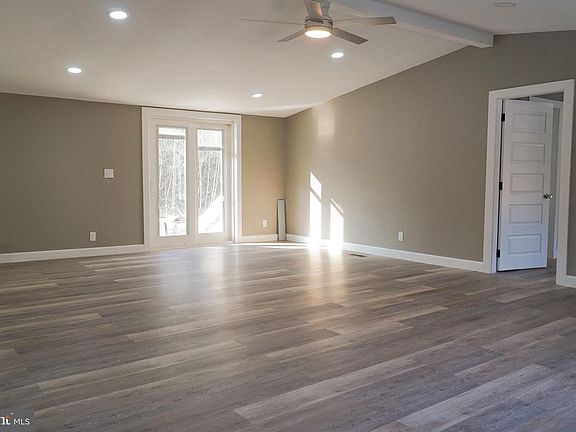 3rd image of 22573 Concord Pond Rd