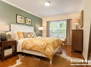 182 Sherman Rd, Chestnut Hill, MA 02467