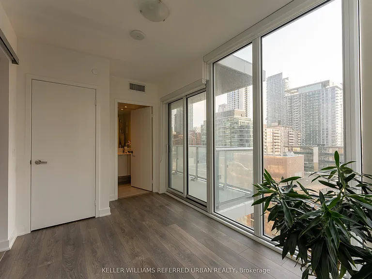 195 Redpath Ave #1012 — Photo 11