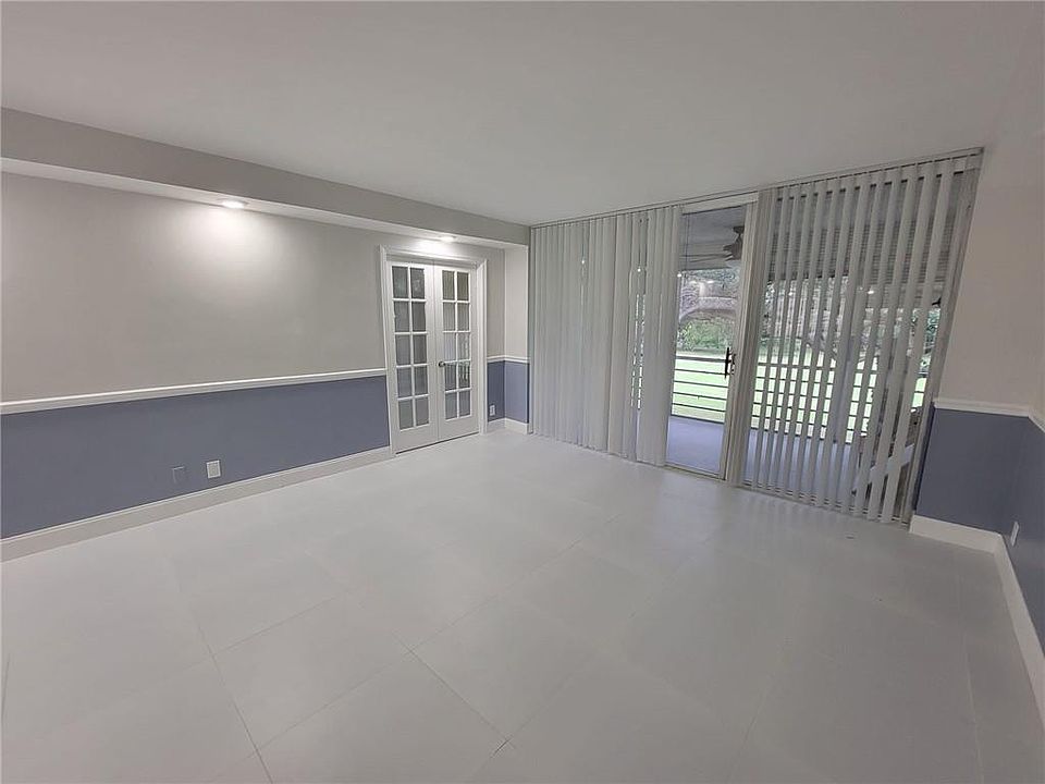 1st image of 800 E CYPRESS Lane #202