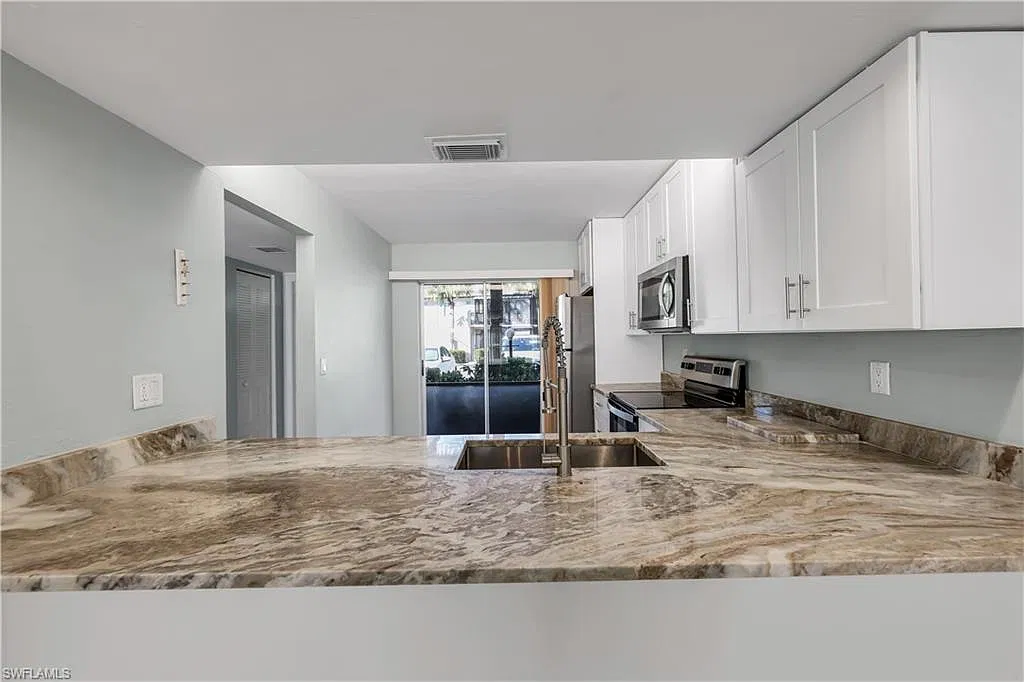 2 bed, 2.0 bath, 1246 sqft, $1,950 — Photo 4