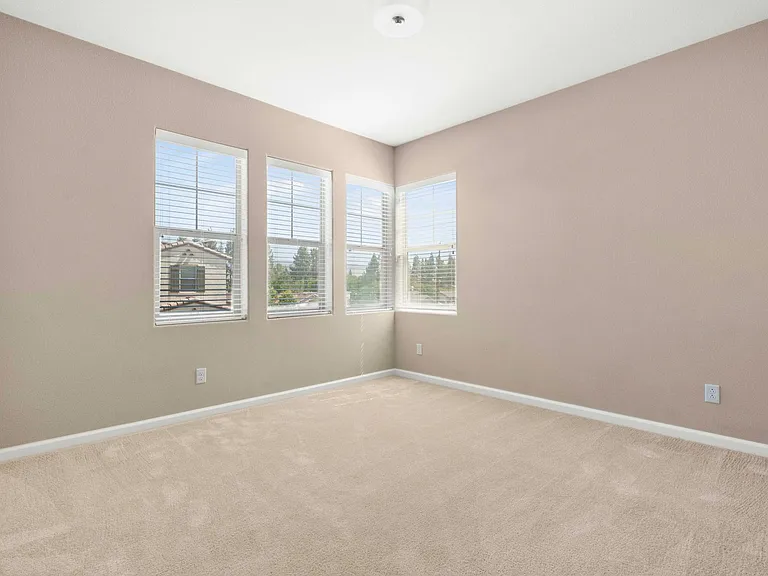 734 Carver Pl — Photo 17