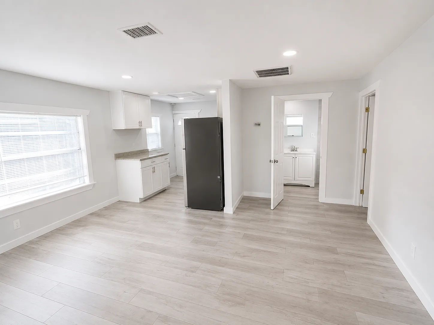 2 bed, 845 sqft, $1,895 — Photo 3