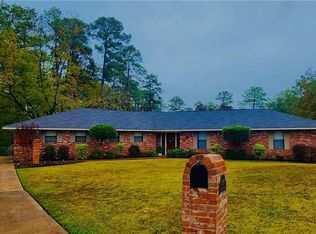 3204 Robert Dr, Pineville, LA 71360