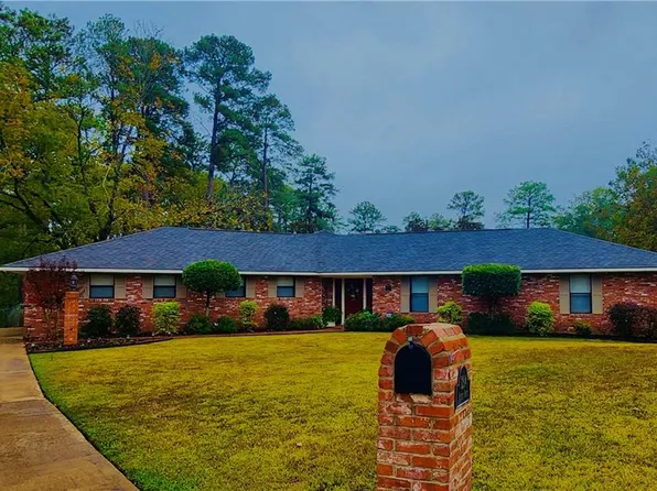 3204 Robert Dr, Pineville, LA 71360