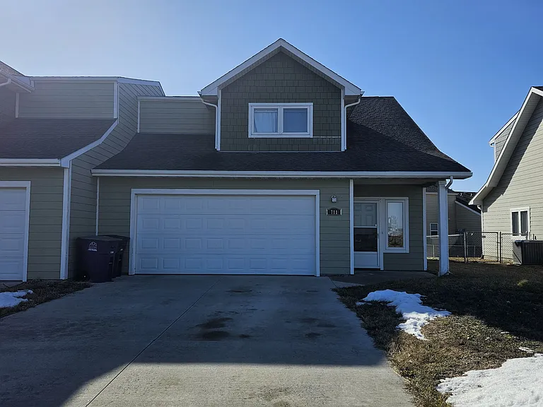 705 Walters Dr — Photo 1