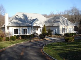 4 Valley Ln, New Canaan, CT 06840