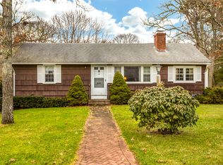 645 Santuit Rd, Cotuit, MA 02635