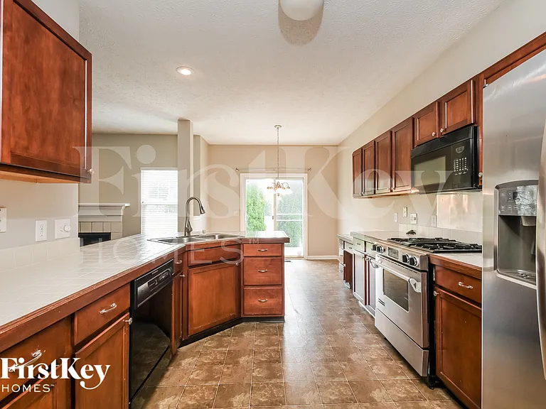 11263 Hearthstone Dr — Photo 5