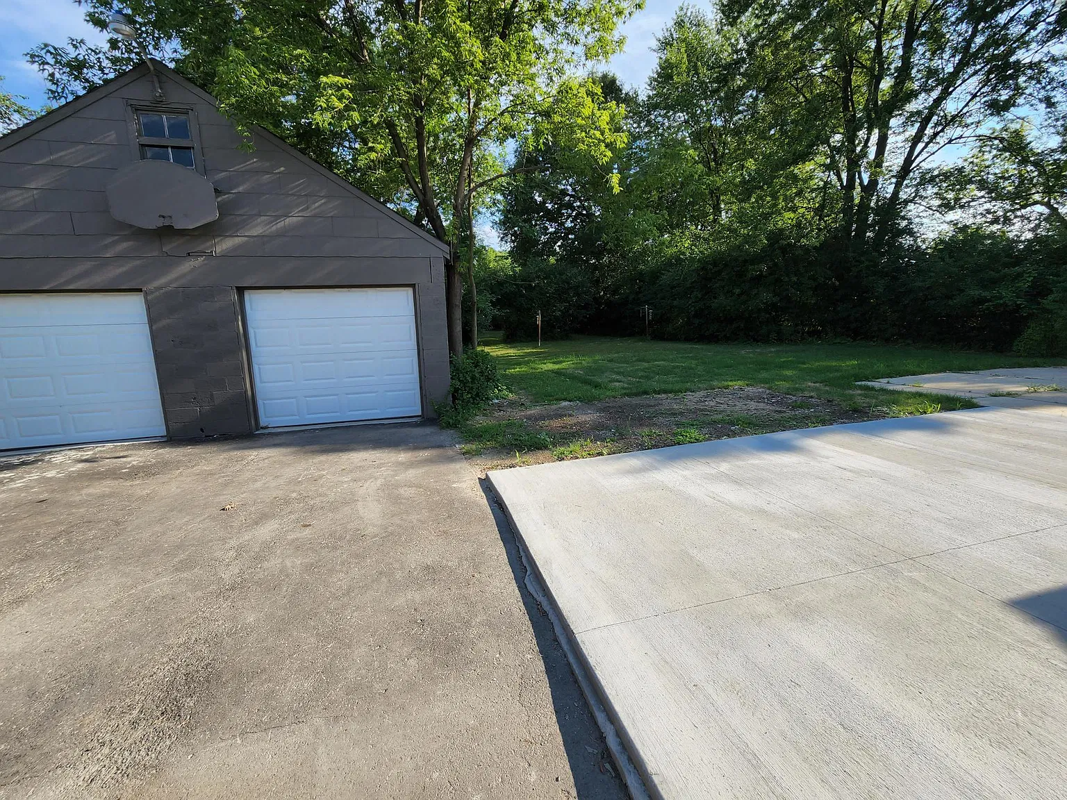 2 bed, 1296 sqft, $2,300 — Photo 2