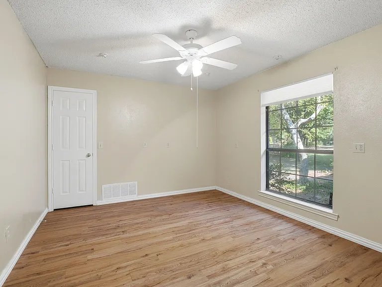 999 W Forest Grove Rd — Photo 26